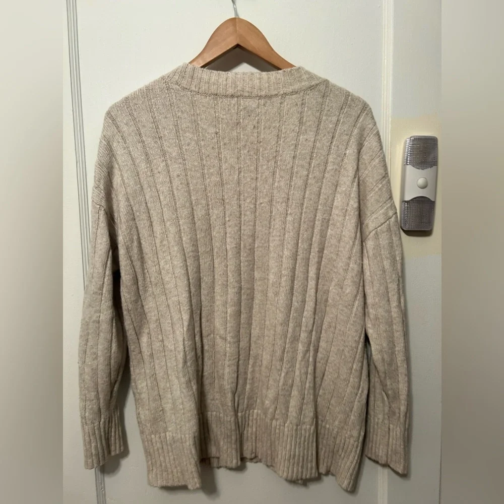 American Eagle Outfitters Oversized V-Neck Sweater - Picture 3 of 3